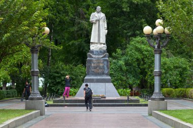 Kiev, Ukrayna - 3 Temmuz 2018: Vatutin Anıtı Sovyet askeri figürü, Sovyetler Birliği Kahramanı, Ordu Generali Nikolay Vatutin 'in mezarının üzerindeki bir anıttır..
