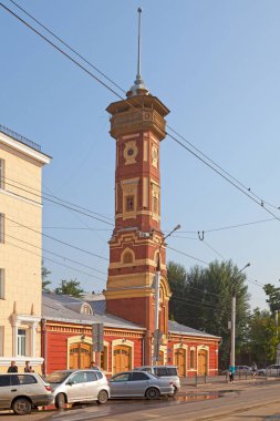 Irkutsk, Rusya - 27 Temmuz 2018: Yangın Kulesi No. 3, devrim öncesi Irkutsk 'taki en yüksek binaydı. Federal öneme sahip kültürel bir anıt.. 