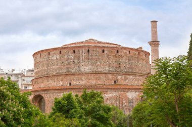Rotunda, Yunanistan 'ın kuzeyindeki Orta Makedonya bölgesindeki Selanik kentinde M.Ö. 4. yüzyılın başlarında dikildi..