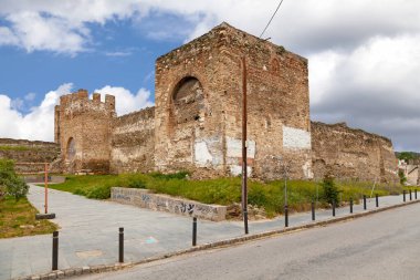 Selanik, Yunanistan - 03 Mayıs 2019: Selanik Surları, Orta Çağ ve 19. yüzyılın sonlarına kadar Selanik kentini çevreleyen kent surlarıdır..