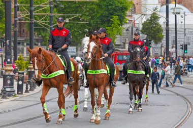 İstanbul, Türkiye - 09 Mayıs 2019: İstanbul Atlı Polis Teşkilatı 'ndan Atlı polisler).