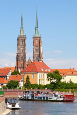 Wroclaw, Polonya - Haziran 05 - Haziran 2019: Wrocaw 'daki Aziz John Katedrali, Wrocaw Katolik Başpiskoposluğunun başkentidir..