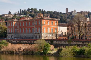 Floransa, İtalya - 01 Nisan 2019: Palazzo Serristori, San Niccolo yakınlarındaki Lungarno Serristori ile Piazza Demidoff arasında yer alan Rönesans tarzı bir saray.
