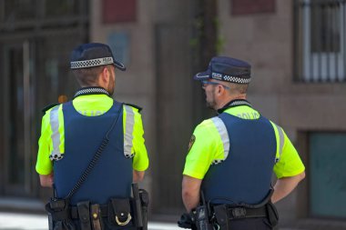 Barselona, İspanya - Haziran 08 2018: Urbana 'dan iki polis memuru.