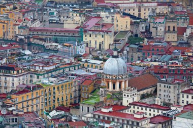 Napoli, İtalya 'daki Bazilika dello Spirito Santo' nun (Kutsal Ruh Bazilikası) havadan görünüşü.