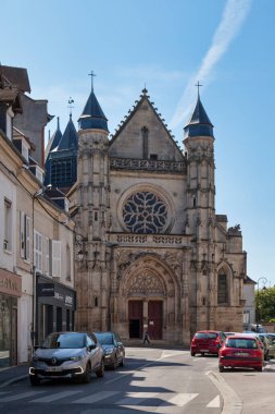 Compiegne, Fransa - 27 Mayıs 2020: Saint-Antoine Kilisesi.