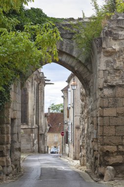 Porte Nointel, Oise 'deki Clermont-en-Beauvaisis şehrinin surlarından biridir. Bu şehir kapısı 22 Mart 1937 'den beri tarihi bir anıt olarak sınıflandırılmıştır.