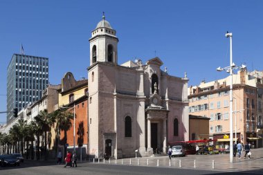 Toulon, Fransa - 24 Mart 2019: Saint-Francois-de-Paule Kilisesi (Fransızca: Eglise Saint-Francois-de-Paule) 1744 yılında kurulan bir Katolik kilisesidir. Minims 'in kurucusu Aziz Francis de Paule' un himayesi altındadır..