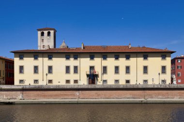 Pisa, İtalya - 31 Mart 2019: Ulusal Palazzo Reale Müzesi (İtalyanca: Museo nazionale di Palazzo Reale) Pisa şehrinin sağ kıyısındaki Lungarno 'da yer almaktadır..