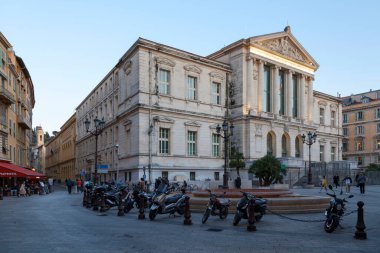 Nice, Fransa - 27 Mart 2019: Adliye Sarayı (Fransızca: Palais de Justice) 1890-1892 yılları arasında eski Dominik manastırının bulunduğu bölgede inşa edildi..