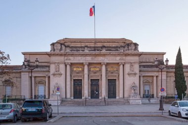 Toulon, Fransa - 24 Mart 2019: Toulon Adliyesi 'nin ana girişi).