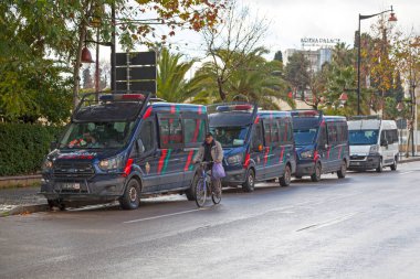 Fez, Fas - 20 Ocak 2019: Hassan II Bulvarı 'na park edilmiş 
