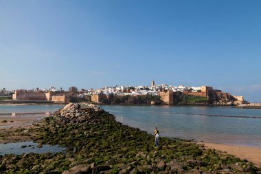 Rabat, Fas - 27 Ocak 2018: Bou Regreg Nehri ve Rabat, Fas 'taki Udayalar Kasbah Nehri.