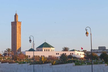 Chouhada Camii ve Fas 'ın başkenti Rabat' taki mezarlığı..