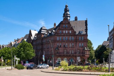 Metz, Fransa - 24 Haziran 2020: The Hotel des Arts et Metiers, Metz 'in başkenti Raymond-Mondon' da bulunan Foch ve Gambetta caddelerindeki eski Ticaret Odası..