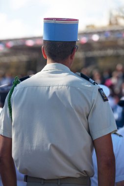 Saint Denis, La Reunion - 14 Temmuz 2016: Bastille Günü sırasında Jandarma de l 'Air geçit töreni yüzbaşısı.