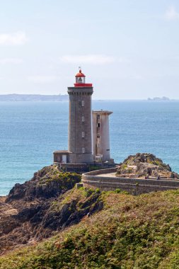 Phare du Petit Minou, Brest yolundaki bir deniz feneridir, Fort du Petit Minou 'nun önünde, Plouzane komünü.