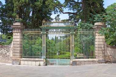 Jardin des plantes de Montpellier 'in girişi (Botanik Bahçesi).