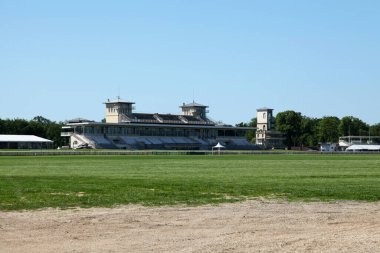 Hippodrome de Chantilly (Türkçe: Chantilly Yarışı), Fransa 'nın başkenti Paris' in yaklaşık 50 km kuzeyinde yer alan Chantilly 'de bulunan bir yarış pisti..