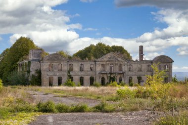 Fransa 'nın Laon kentindeki St. Vincent Manastırı harap oldu..