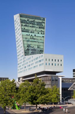 Lille, Fransa - 22 Haziran 2020: Lille Kulesi (Fransızca: Tour de Lille) Euralille iş bölgesinde bulunan bir ofis kulesidir..