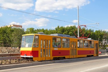 Yekaterinburg, Rusya - 15 Temmuz 2018: Şehir merkezine hizmet veren 21. tramvay hattı.