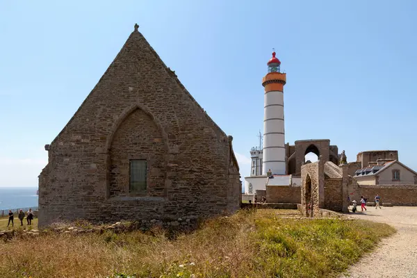 stock image Plougonvelin, France - July 24 2017: The pointe Saint-Mathieu with its sempahore, lighthouse, and the abbey ruins. It is located near Le Conquet in the territory of the commune of Plougonvelin in France, flanked by 20m high cliffs.