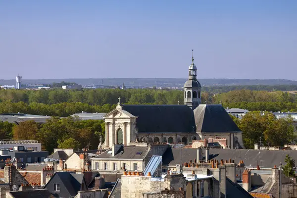 Notre-Dame-de-la-Gloriette Kilisesi, Caen 'in eski şehir merkezinde 17. yüzyılın sonlarında Cizvitler tarafından inşa edilen bir kilisedir.