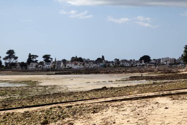 The Nourriguel beach along the boulevard of the same name in Larmor-Plage clipart