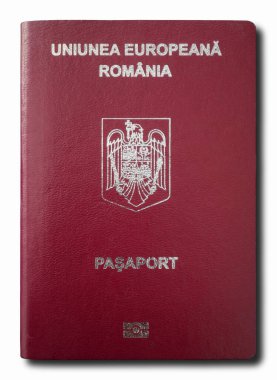 Beyaz arka planda izole edilmiş bir Rumen pasaportuna yakın plan.