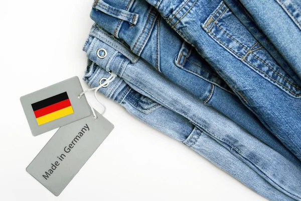 Detalle Vaqueros Azules Etiqueta Letras Made Germany Concepto Comprar Vender — Foto de Stock