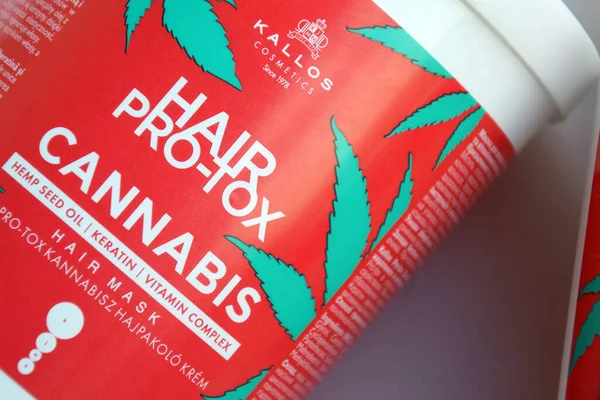 Kharkiv, Ukrayna - 11 Haziran 2022: Profesyonel saç kozmetiği Kallos eksiksiz ve güvenilir bakım için gerçek bir cennet.