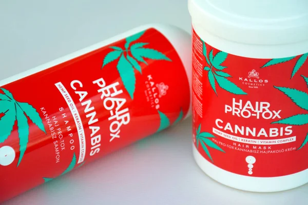 Kharkiv, Ukrayna - 11 Haziran 2022: Profesyonel saç kozmetiği Kallos eksiksiz ve güvenilir bakım için gerçek bir cennet.