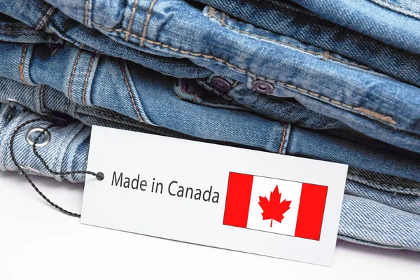 Kot Pantolonun Etiketin Kanada Yapımı Harflerin Ayrıntıları Satın Alma Satma — Stok fotoğraf