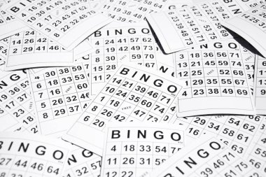 Hafif bir arka planda bir bingo ya da loto oyunu için çok kart var. Rus Lotosu dünya çapında klasik bingo oyunuyla aynı kurallara sahiptir..