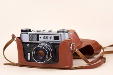 Kharkiv, Ukrayna, Kasım 02, 2023: 1970-1990 yılları arasında Ukrayna 'da üretilen Retro kamera FED-5-B. Eski model fotoğraf makinesi..
