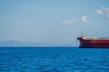 Avustralya 'da petrol ve yakıt taşıyan bir tanker nakliyesi.