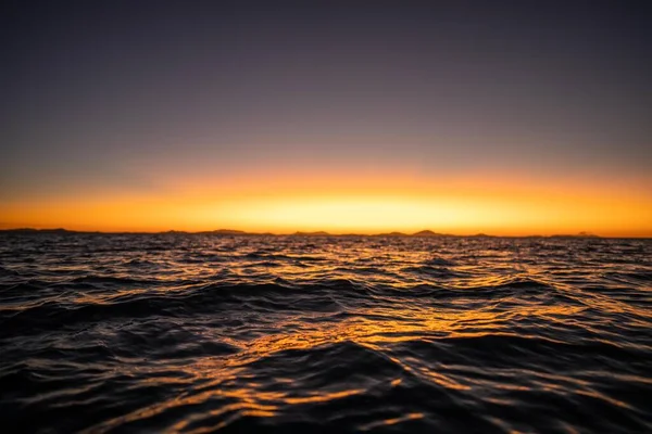 Żeglarstwo Morzu Zachodzie Słońca Australii Wiosną — Zdjęcie stockowe