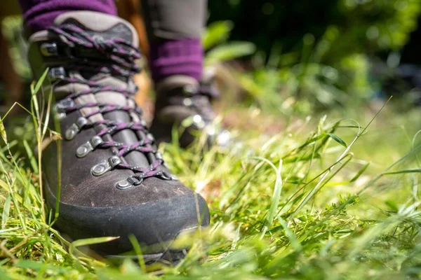 Tying Shoelaces Hiking Boots Girl Hike Spring — Stock Photo, Image