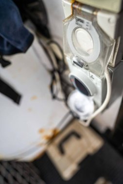 Avustralya 'da bir balıkçı teknesinde elektrik prizi.