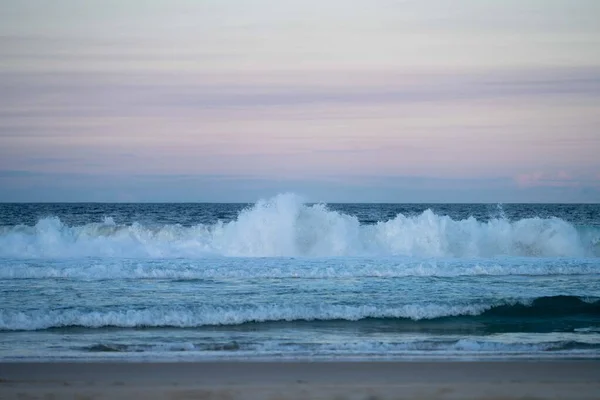 Fale Brzegu Morza — Zdjęcie stockowe