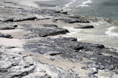 Dalgalı güzel deniz plajı