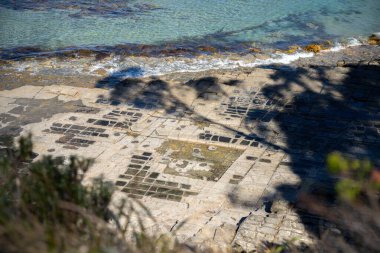 Tazmanya Avustralya 'da tesselleştirilmiş kaldırım turistlerin keşfiyle