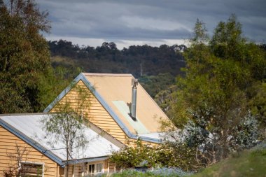 Avustralya 'da bir çiftlikte çiftlik evi. Çiftlikte bir çiftlik 