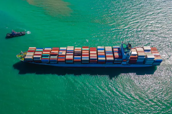 Görüntü Çarpıcı Bir Şekilde Kargo Gemisinin Limanını Gösteriyor Büyük Gemilerin Telifsiz Stok Fotoğraflar