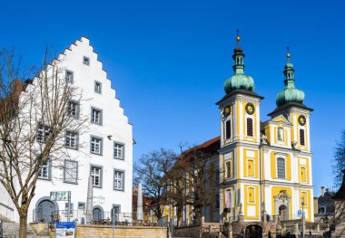 Donaueschingen, Almanya - 20 Şubat 2022: Donaueschingen 'deki Barok Katolik Kilisesi Vaftizci Yahya' ya adanmıştır..