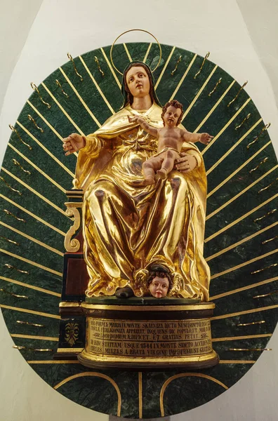 Sveta Gora Slovénie Décembre 2022 Statue Dorée Sainte Marie Avec — Photo
