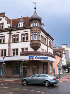 Singen, Almanya - 1 Mayıs 2023: Singen, Almanya 'daki DZ Volksbank Bankası