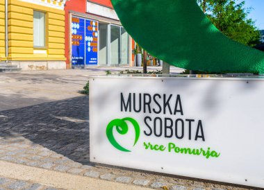 Murska Sobota, Slovenya - 15 Temmuz 2023: Slovenya 'nın kuzeydoğusunda yer alan Murska Sobota kasabası Prekmurje' nin tarihi bölgesinde yer almaktadır.