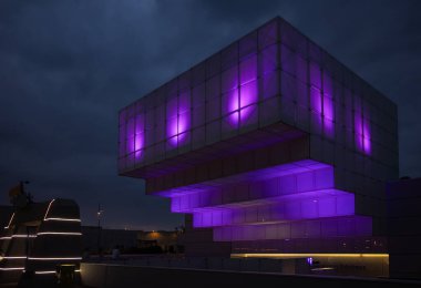 Poitiers, Fransa - 14 Ağustos 2023: Futuroscope Fransa 'da geleceğin medya teknolojileriyle ilgilenen bir tema parkı. Poitiers yakınlarındaki Chasseneuil-du-Poitou 'da yer almaktadır.